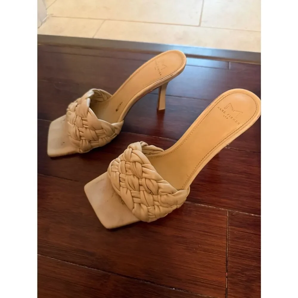 Marc Fisher Braided Cream Slide Heels - Excellent Condition - Size 8 - With Box